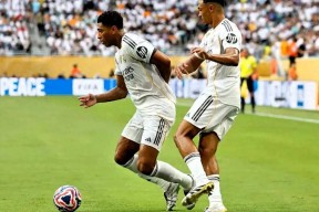 九游手机版-姆巴佩重返赛场，重要助攻首场状态出色，利物浦观众沸腾！