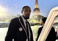 九游移动端-包含杜兰特连续二十场比赛得分超过刷新纪录，美国队不断突破！的词条